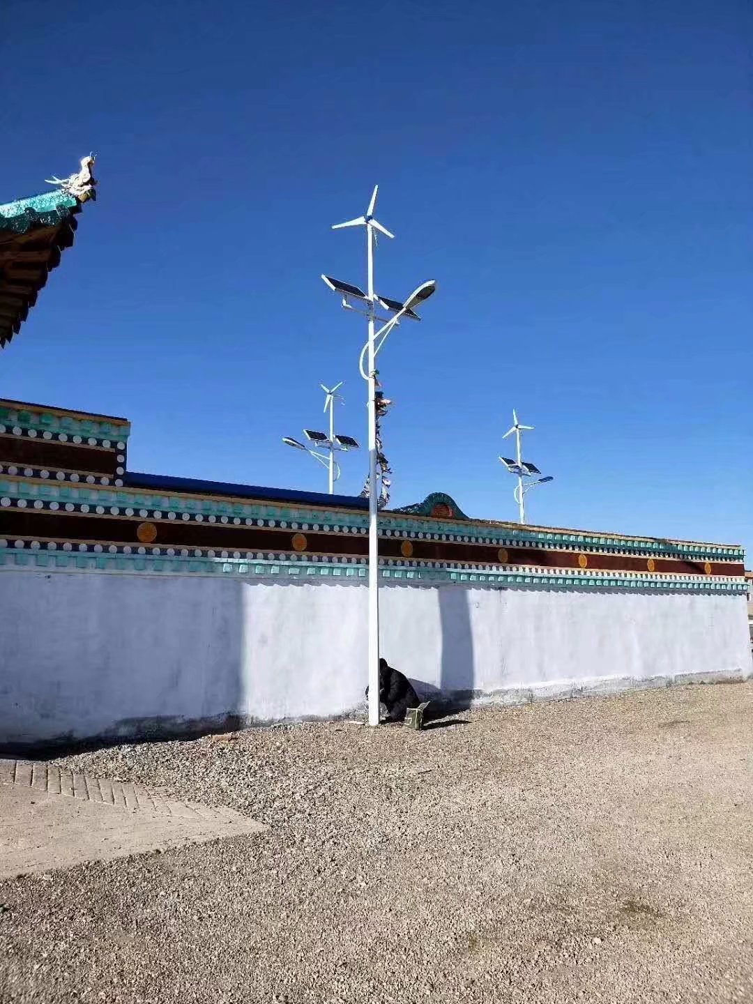 路燈上該如何選擇小型風(fēng)力發(fā)電機(jī)